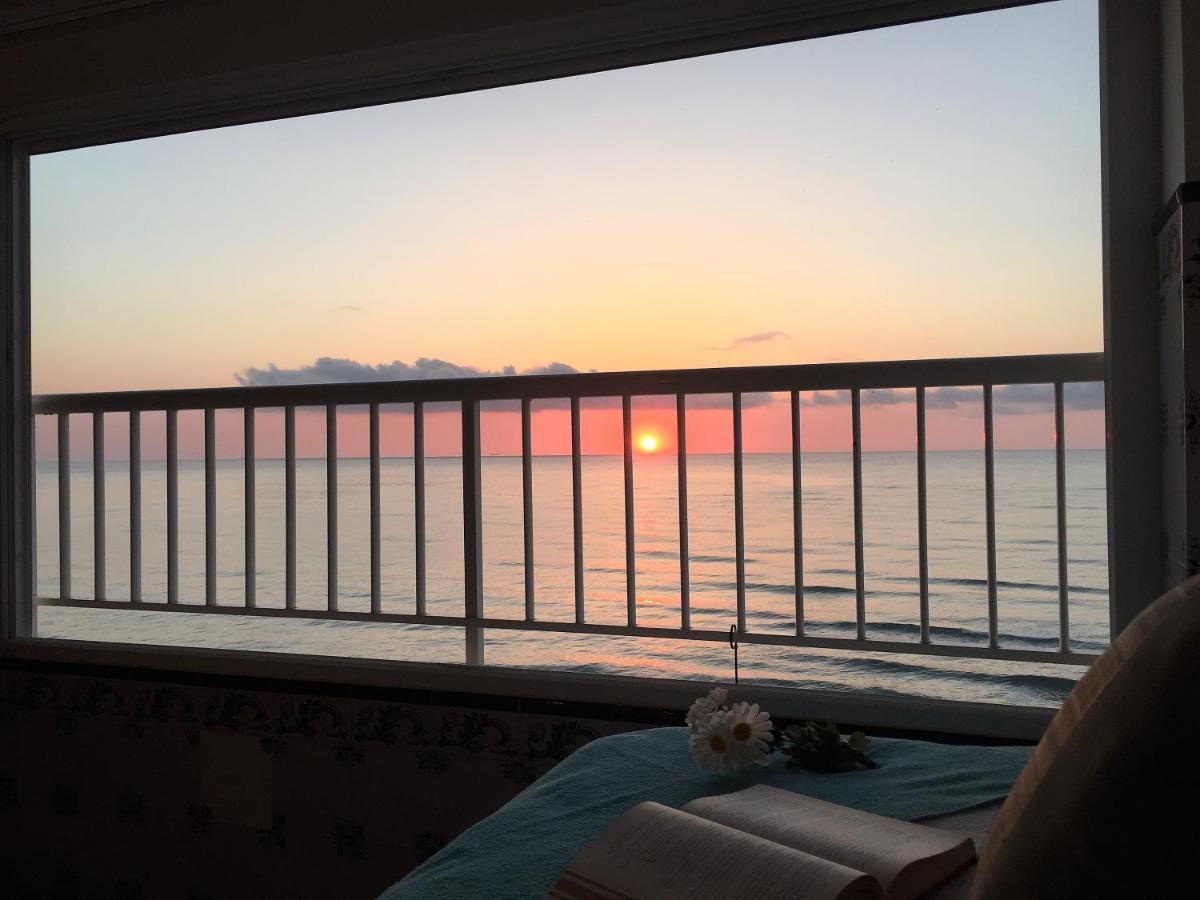 Beachfront And Bright Apartment Mareny Barraquetas Экстерьер фото
