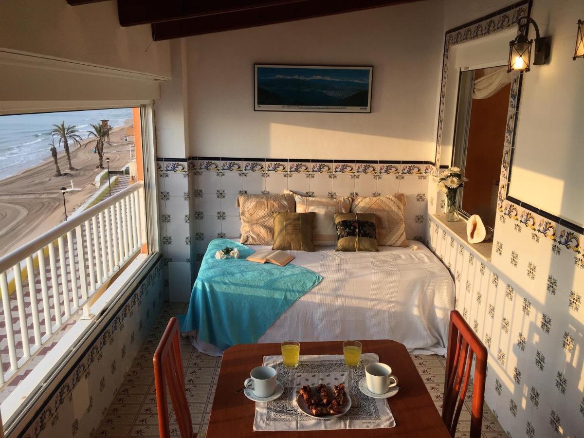 Beachfront And Bright Apartment Mareny Barraquetas Экстерьер фото