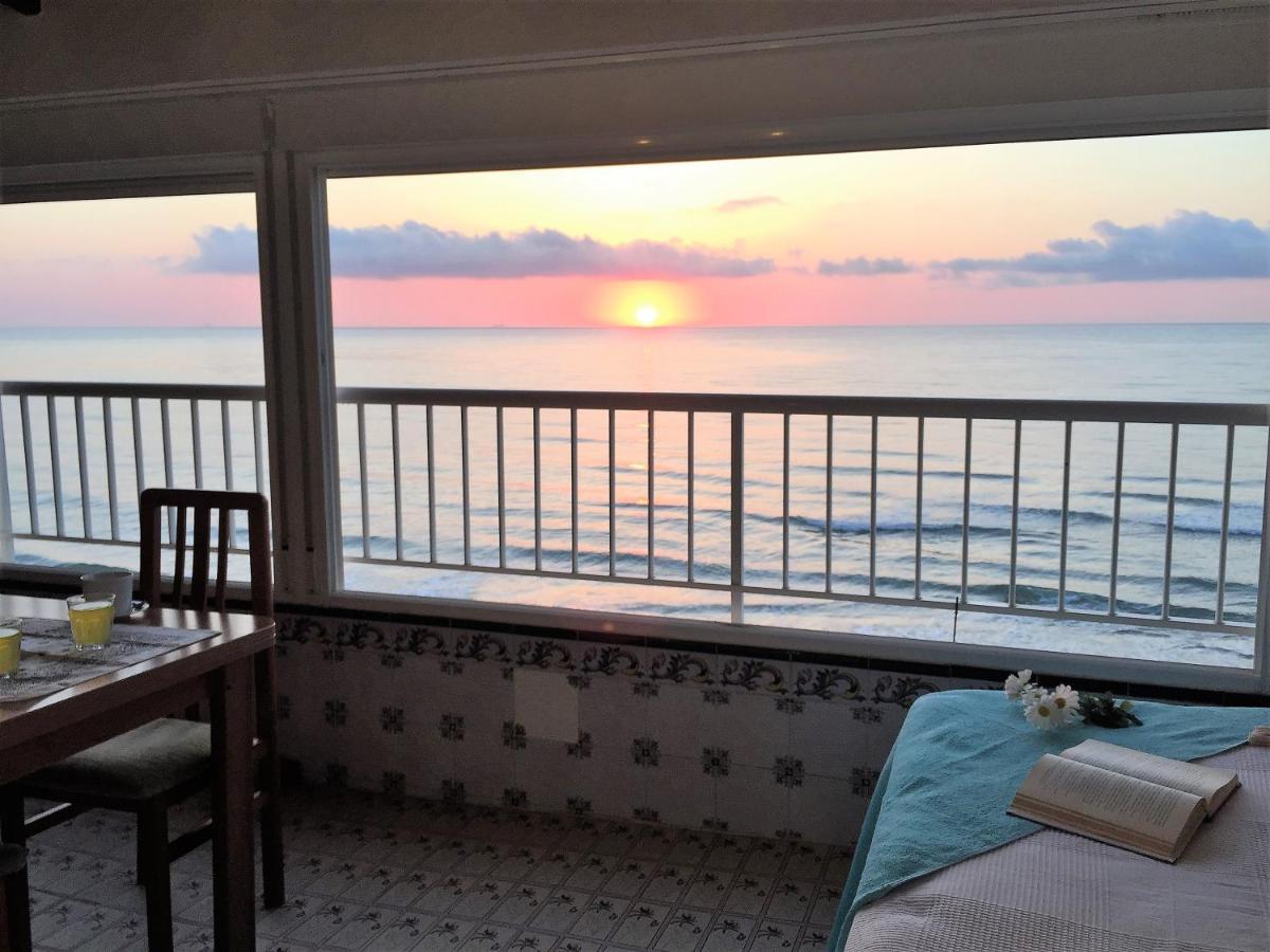 Beachfront And Bright Apartment Mareny Barraquetas Экстерьер фото